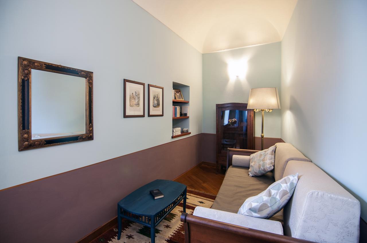 Casa Asso Di Coppe B&B 알바 외부 사진