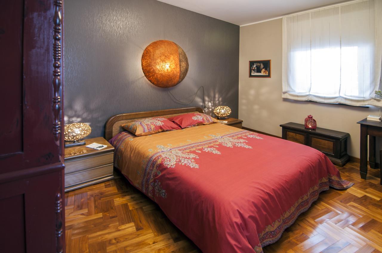 Casa Asso Di Coppe B&B 알바 외부 사진