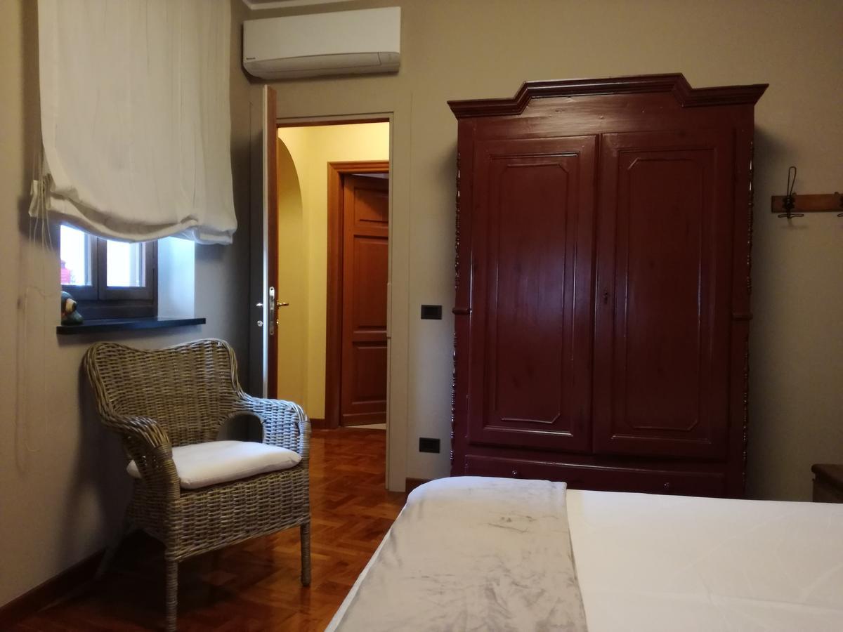 Casa Asso Di Coppe B&B 알바 외부 사진