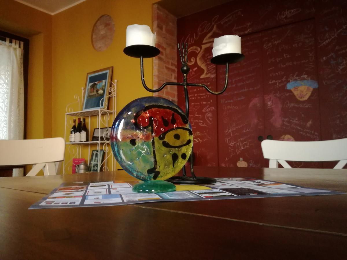 Casa Asso Di Coppe B&B 알바 외부 사진